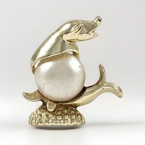 Vtg Jelly Belly Seal Brooch Pin Flying Faux Pearl Gold Plated